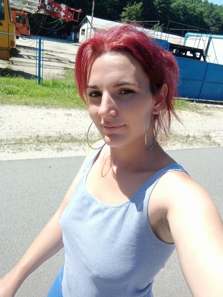 Naakte gelekte OnlyFans-foto van Stoian Florentina Mihaela