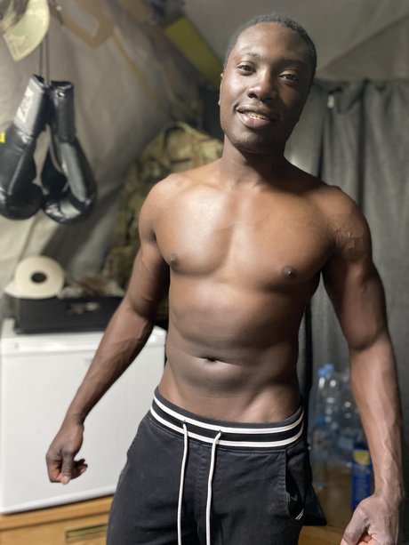 Naakte gelekte OnlyFans-foto van Sb