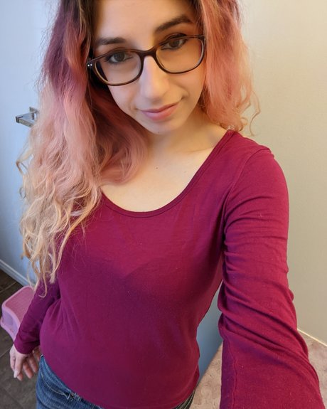 Naakte gelekte OnlyFans-foto van Jennie