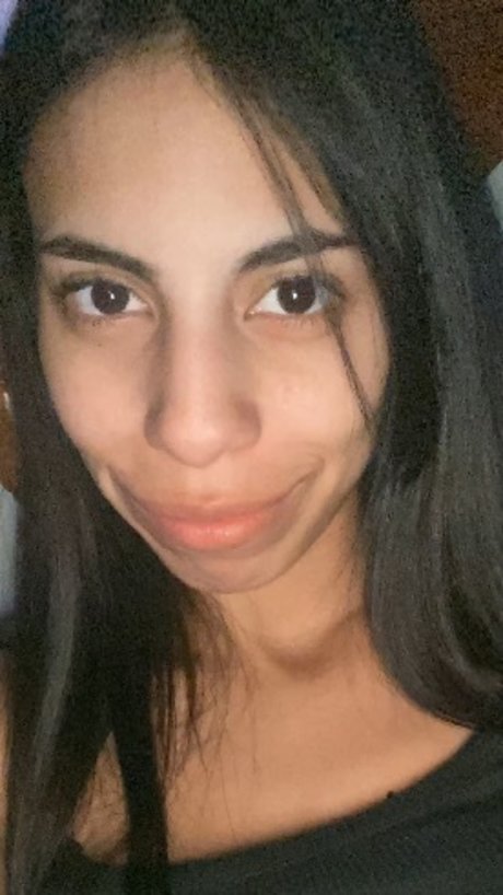 Naakte gelekte OnlyFans-foto van Okey Saku