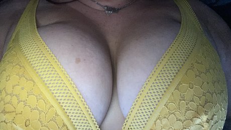 Naakte gelekte OnlyFans-foto van Becky