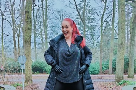Naakte gelekte OnlyFans-foto van Sexxxy Victoria