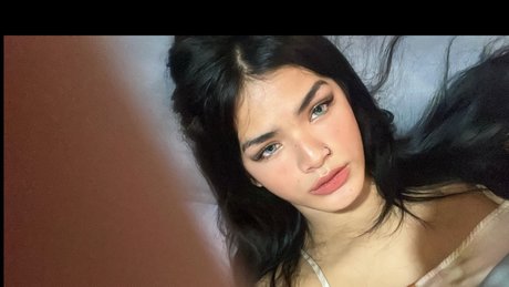 Naakte gelekte OnlyFans-foto van Shachalisa