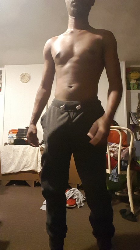 Naakte gelekte OnlyFans-foto van Swang Lee