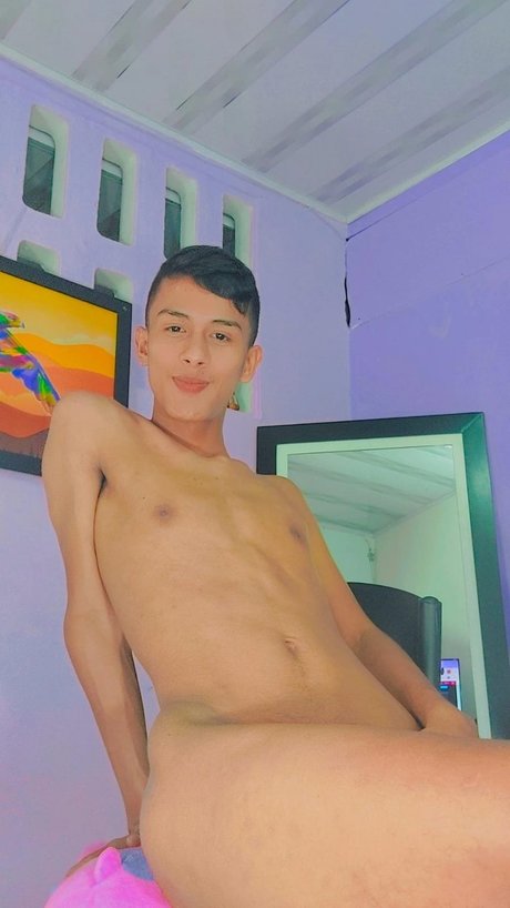 Naakte gelekte OnlyFans-foto van Thiago Medina