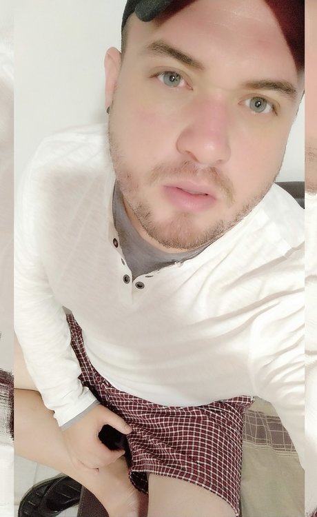 Naakte gelekte OnlyFans-foto van Alex35