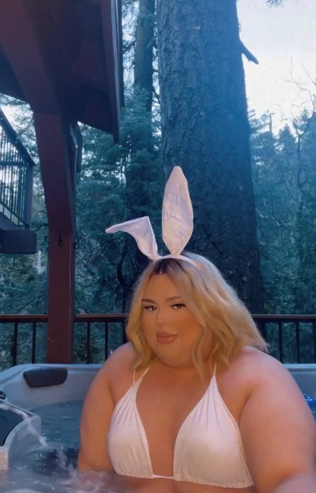 Naakte gelekte OnlyFans-foto van Charly Aguilar