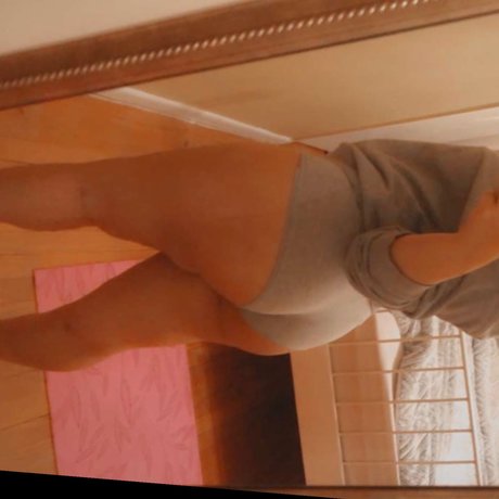 Naakte gelekte OnlyFans-foto van 5 Mothickness Princess