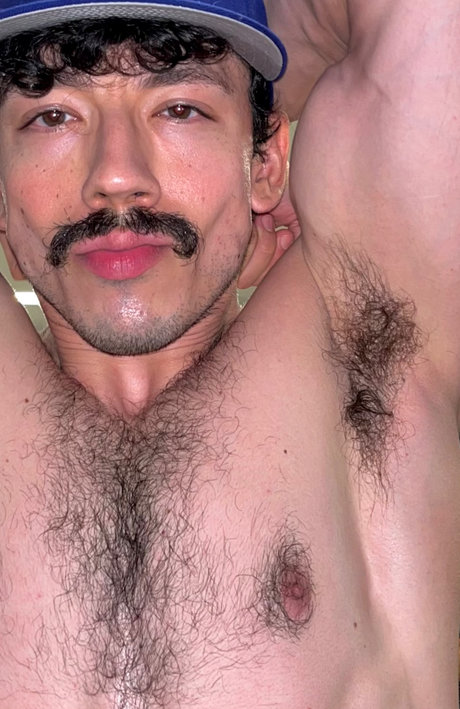 Naakte gelekte OnlyFans-foto van El Jimmy