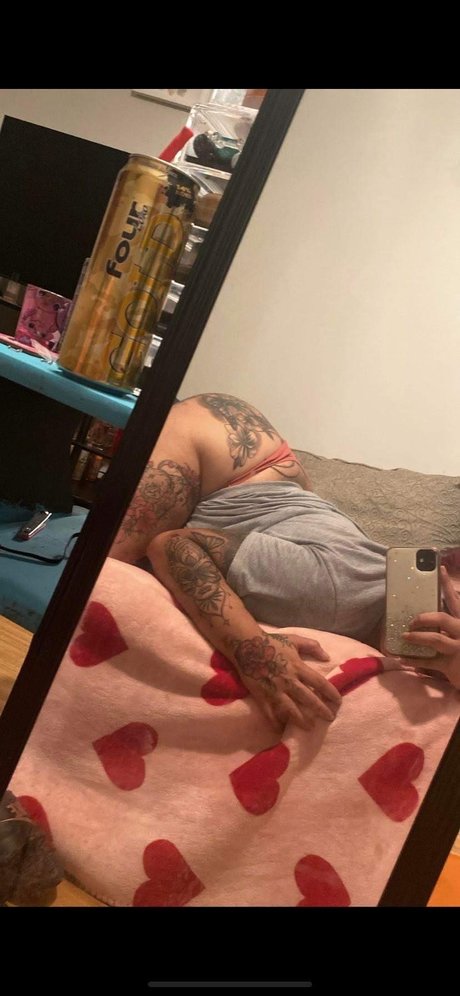 Naakte gelekte OnlyFans-foto van Urfavlatina
