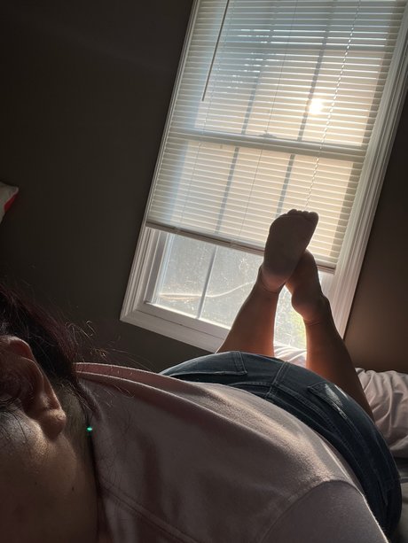 Naakte gelekte OnlyFans-foto van Widefootmargie