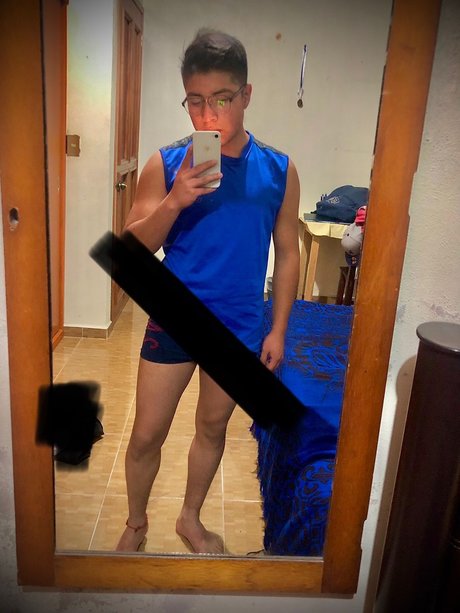 Naakte gelekte OnlyFans-foto van Luis Felipe
