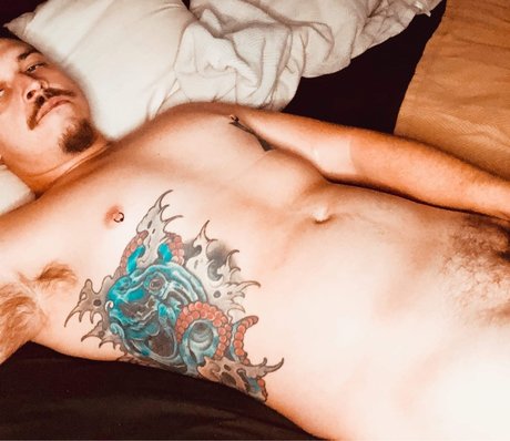 Naakte gelekte OnlyFans-foto van Dominic D
