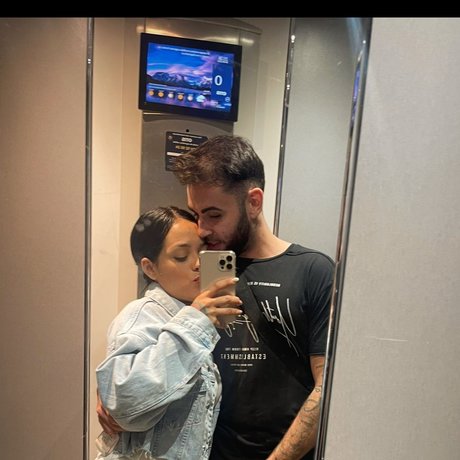 Naakte gelekte OnlyFans-foto van Laia Sweet