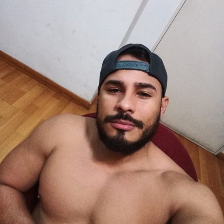 Naakte gelekte OnlyFans-foto van Los Chicos Malos