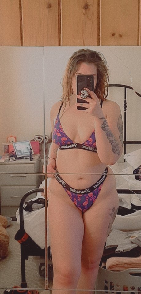 Naakte gelekte OnlyFans-foto van Leeanne
