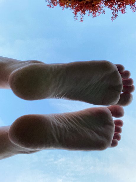 Naakte gelekte OnlyFans-foto van Sexyfeetgirlxx