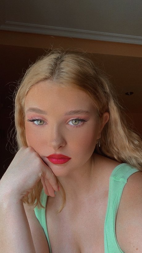 Naakte gelekte OnlyFans-foto van Diana Klius
