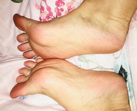Naakte gelekte OnlyFans-foto van Masking Queen