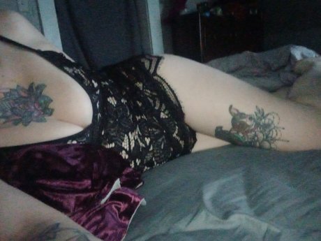 Naakte gelekte OnlyFans-foto van Bri Marie