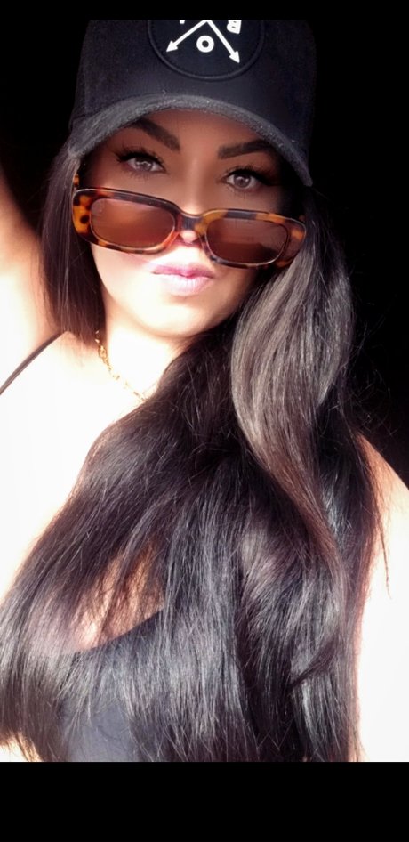 Naakte gelekte OnlyFans-foto van Saamara