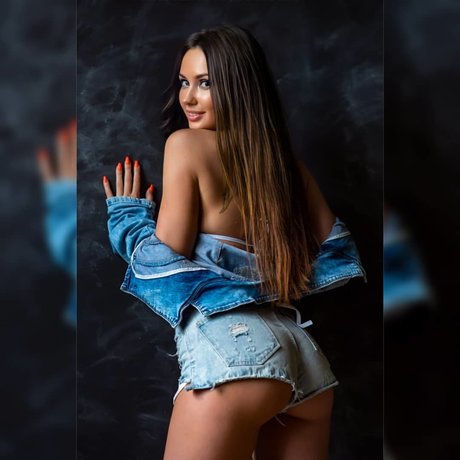 Naakte gelekte OnlyFans-foto van Ludaska