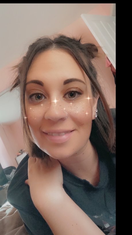 Naakte gelekte OnlyFans-foto van Peachsummer