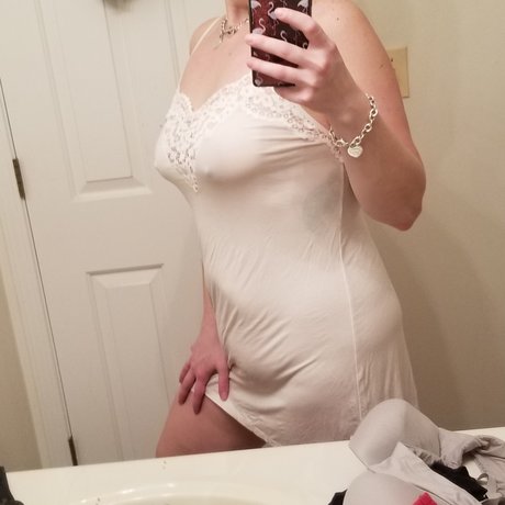 Naakte gelekte OnlyFans-foto van Peach