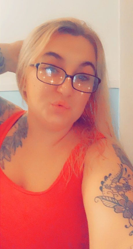 Naakte gelekte OnlyFans-foto van Thicktattdbaby