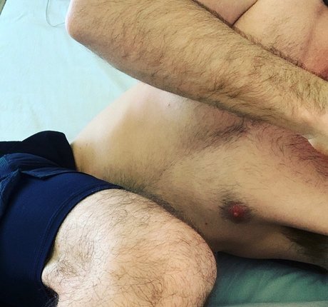 Naakte gelekte OnlyFans-foto van Thatdesignerladxxx