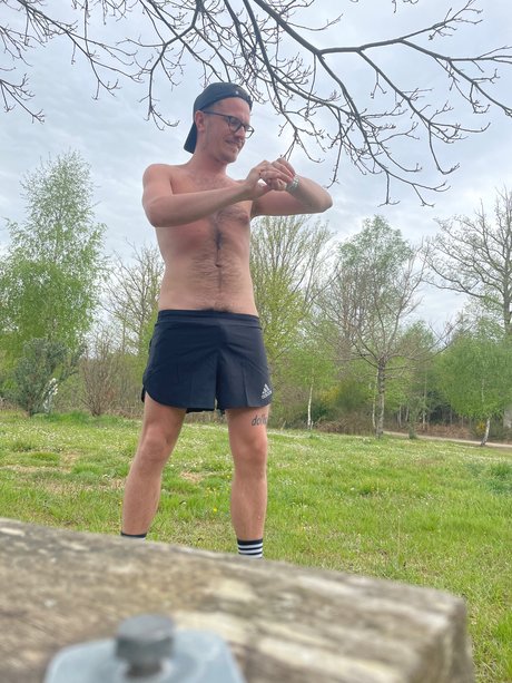 Naakte gelekte OnlyFans-foto van Teddy