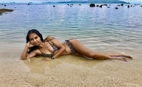 Naakte gelekte OnlyFans-foto van Selina