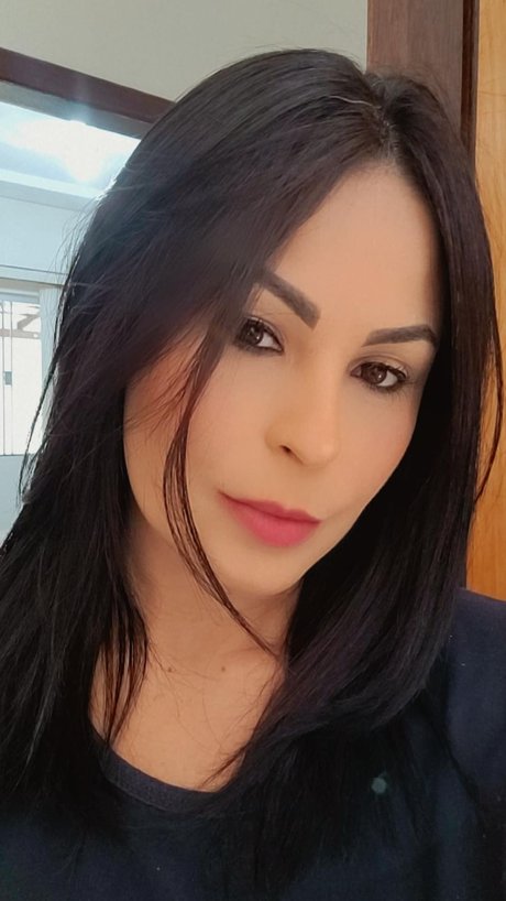 Naakte gelekte OnlyFans-foto van Ju Mineirinha