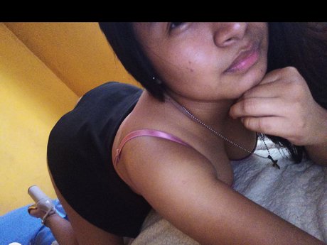 Naakte gelekte OnlyFans-foto van Azul Resendiz
