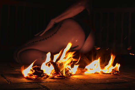Naakte gelekte OnlyFans-foto van Mistress Blaire