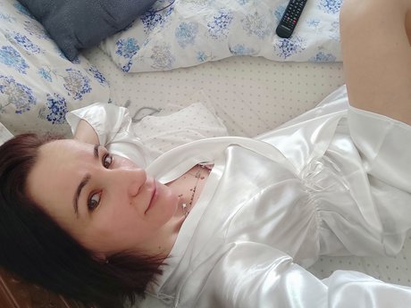 Naakte gelekte OnlyFans-foto van Ely