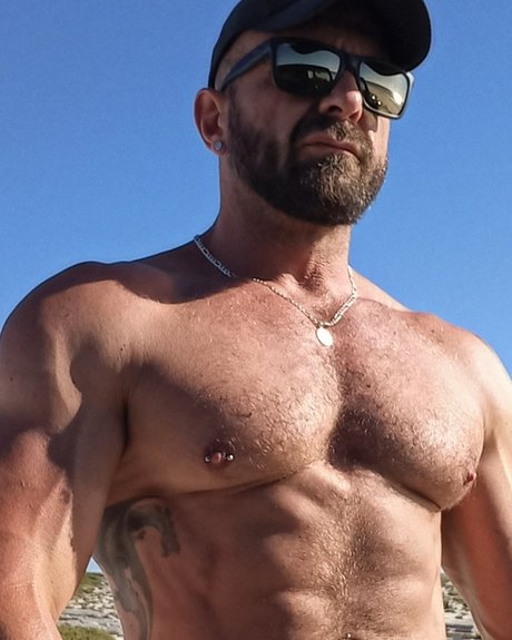 Naakte gelekte OnlyFans-foto van Gayfitmuscle