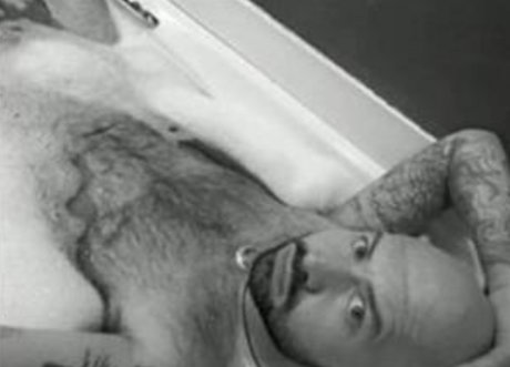 Naakte gelekte OnlyFans-foto van Gordon Rennie
