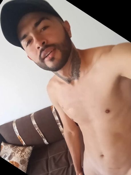Naakte gelekte OnlyFans-foto van Leo Tarazona