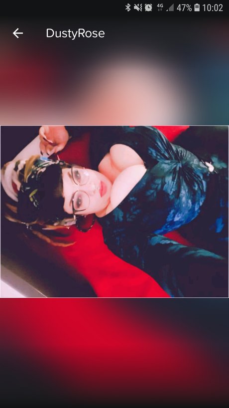 Naakte gelekte OnlyFans-foto van Dusty Rose
