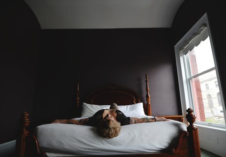 Naakte gelekte OnlyFans-foto van Liberty