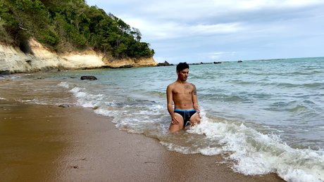 Naakte gelekte OnlyFans-foto van Agustin