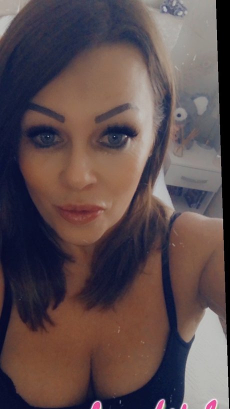 Naakte gelekte OnlyFans-foto van Ms N Xxx Lets Party 