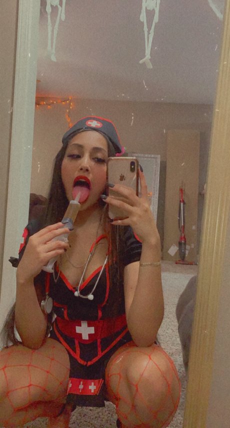 Naakte gelekte OnlyFans-foto van Mami
