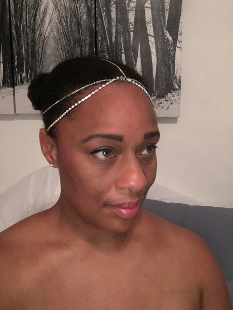 Naakte gelekte OnlyFans-foto van Teerika
