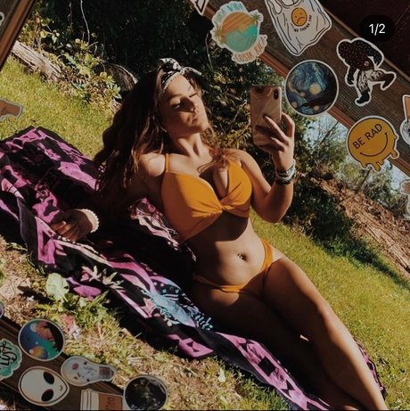 Naakte gelekte OnlyFans-foto van Taylor Hacker