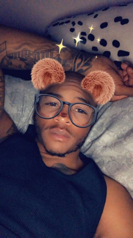Naakte gelekte OnlyFans-foto van Pharoah