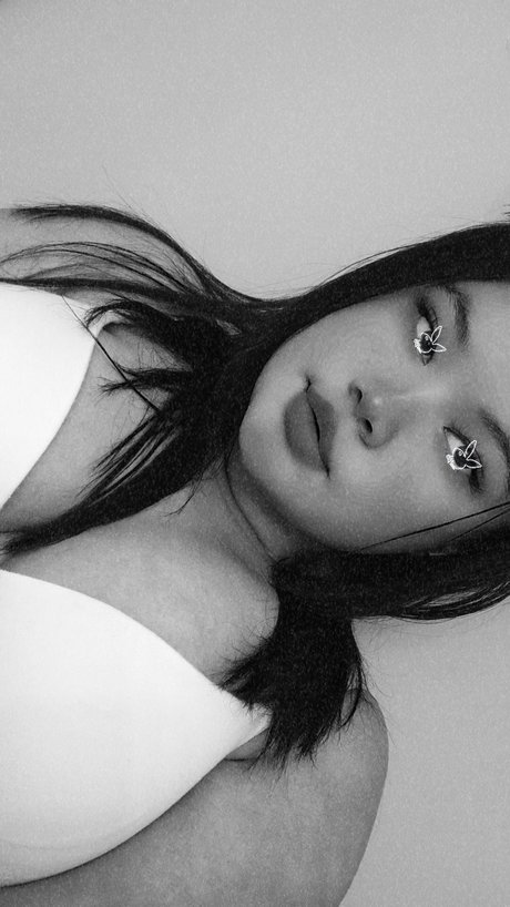Naakte gelekte OnlyFans-foto van Onlyanitave