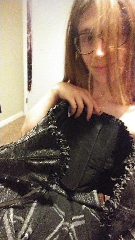 Naakte gelekte OnlyFans-foto van Lady Photo