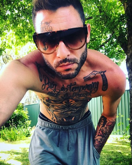 Naakte gelekte OnlyFans-foto van Luca Fresh